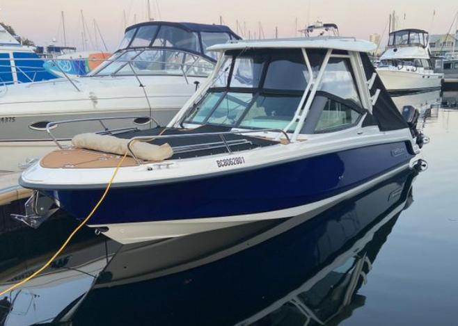 2022 Boston Whaler 240 Vantage