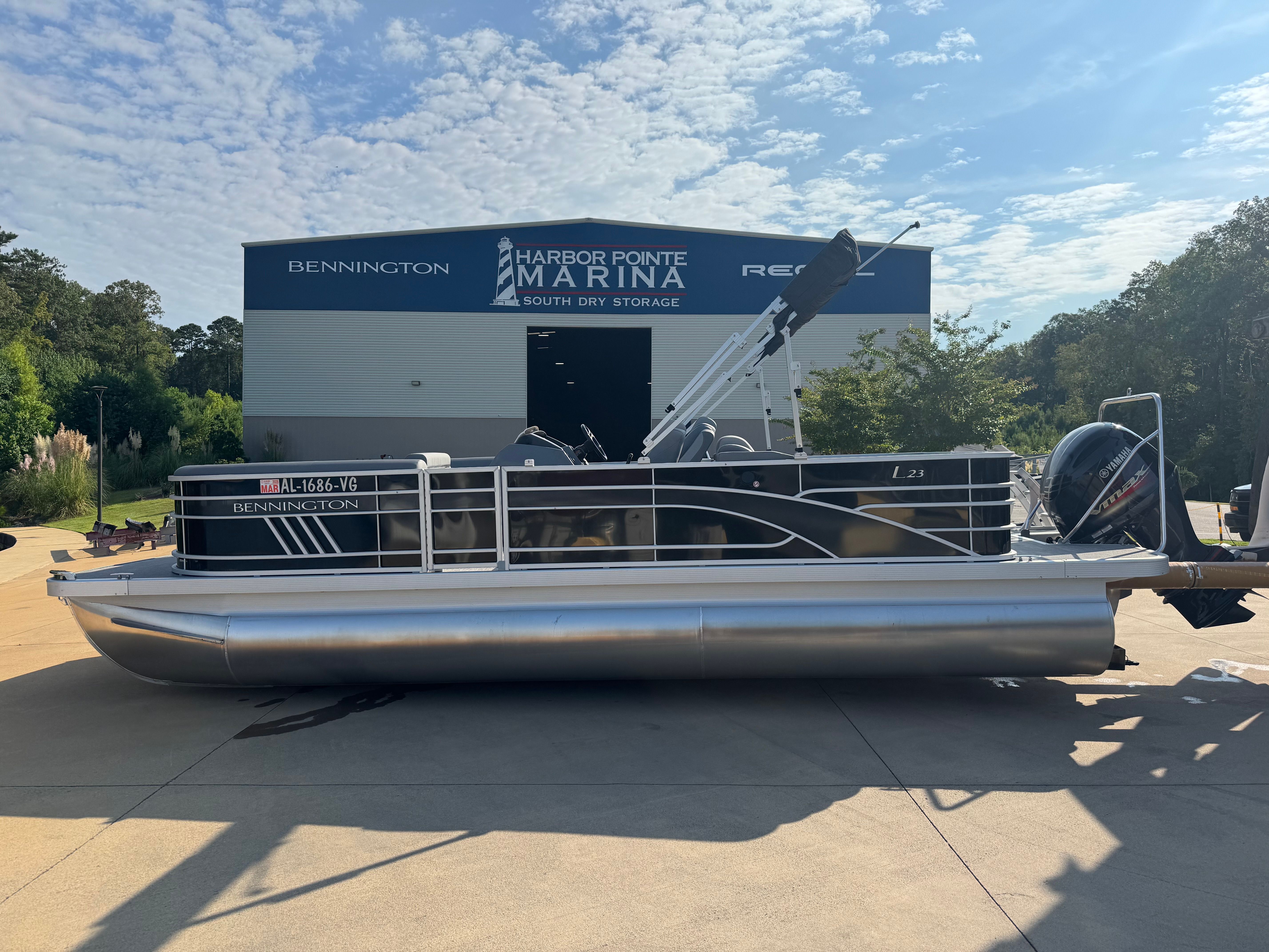 2023 Bennington 23 LCW
