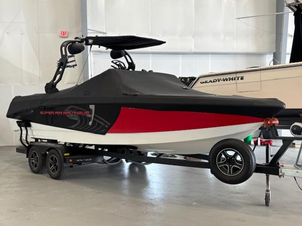 2018 Nautique Super Air Nautique 230