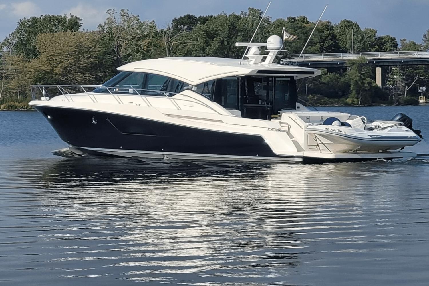 Tiara Yachts 53 Coupe