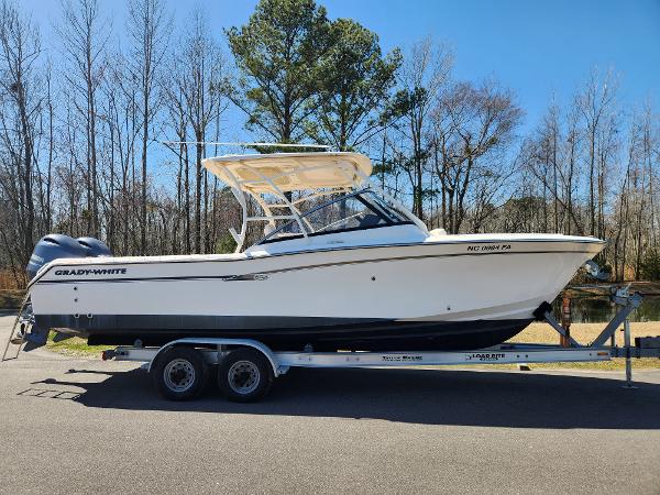 2015 Grady-White Freedom 275