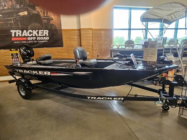 2025 Tracker Panfish 17