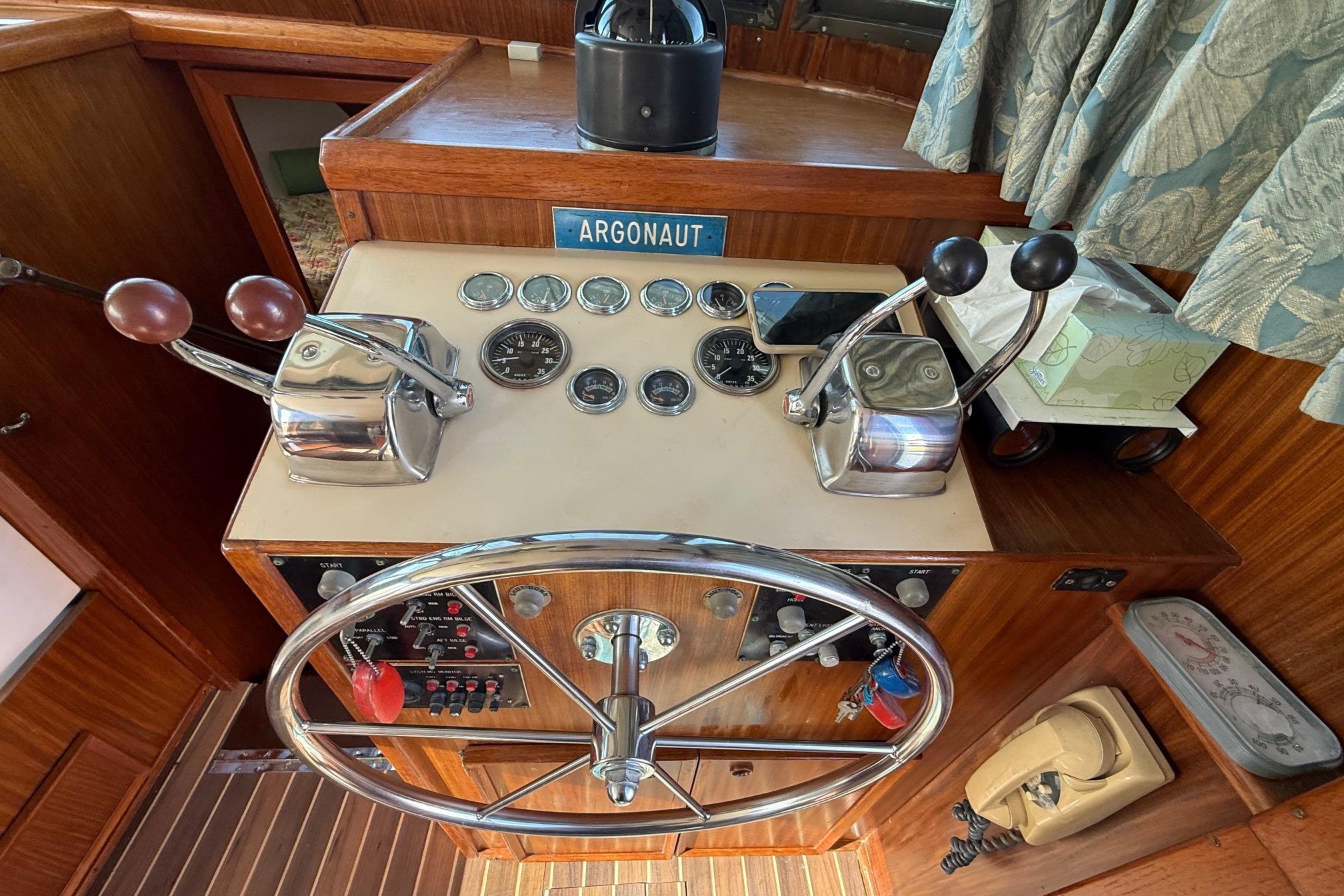 1980 Hatteras 42 LRC