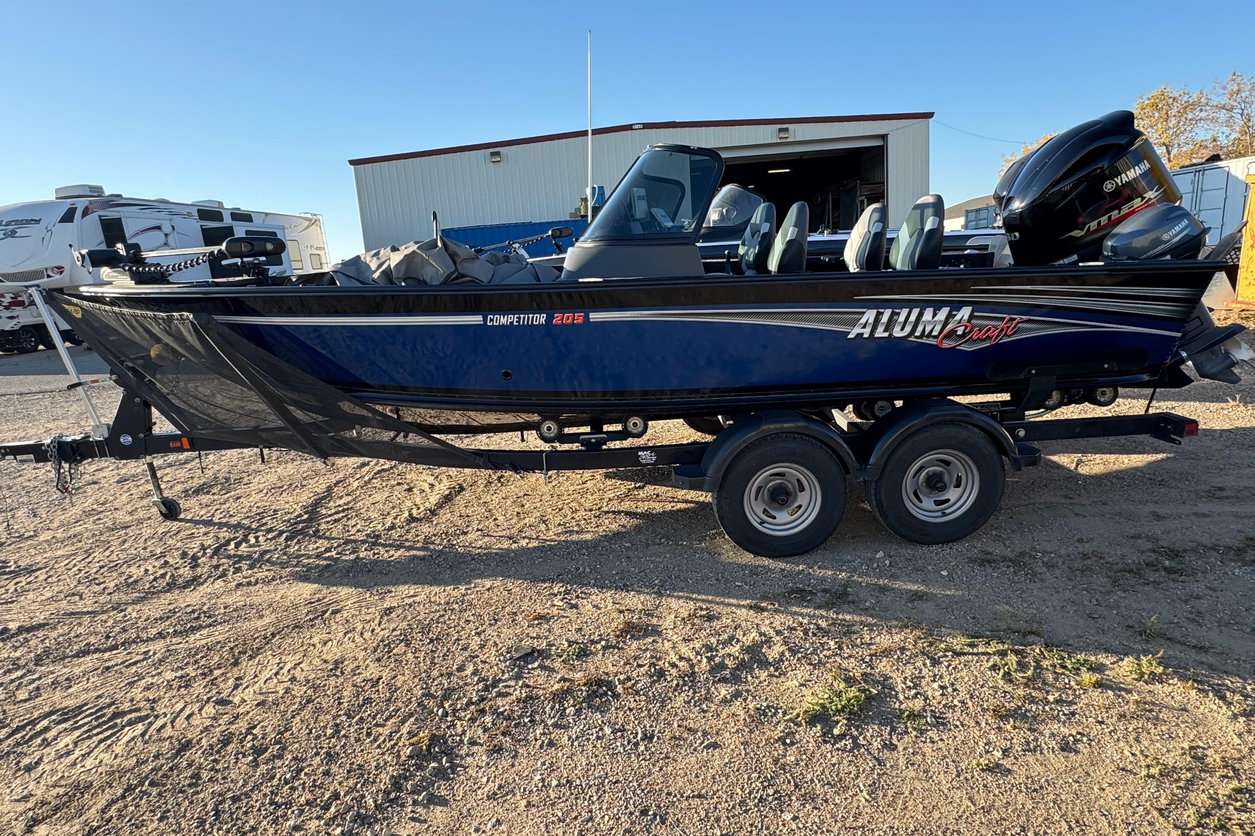 2017 Alumacraft Competitor 205 Sport