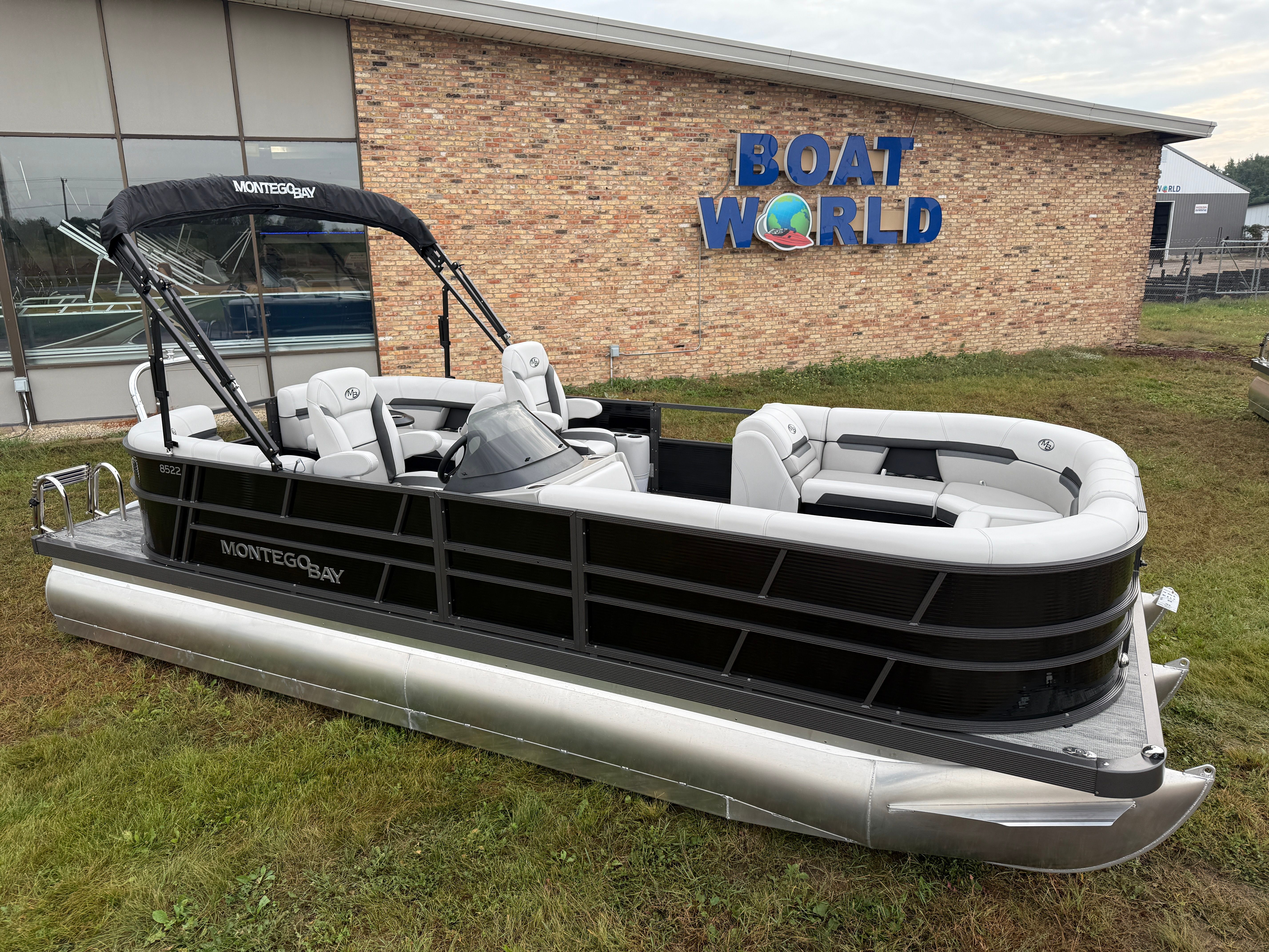 2026 Montego Bay 8522 Quad Lounge Tritoon & Honda 4-Stroke EFI