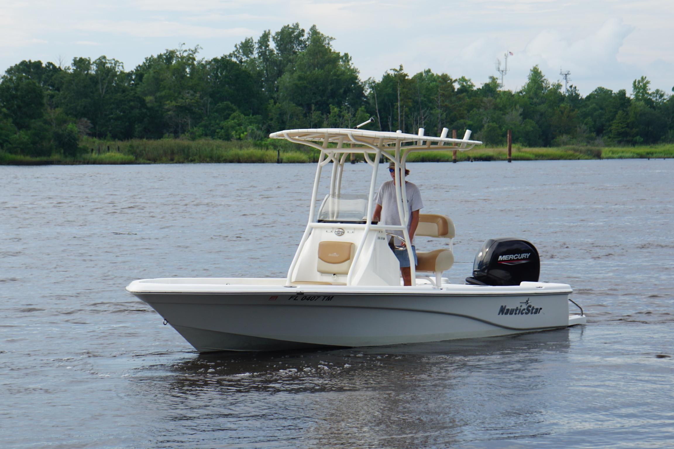 2023 NauticStar 215XTS