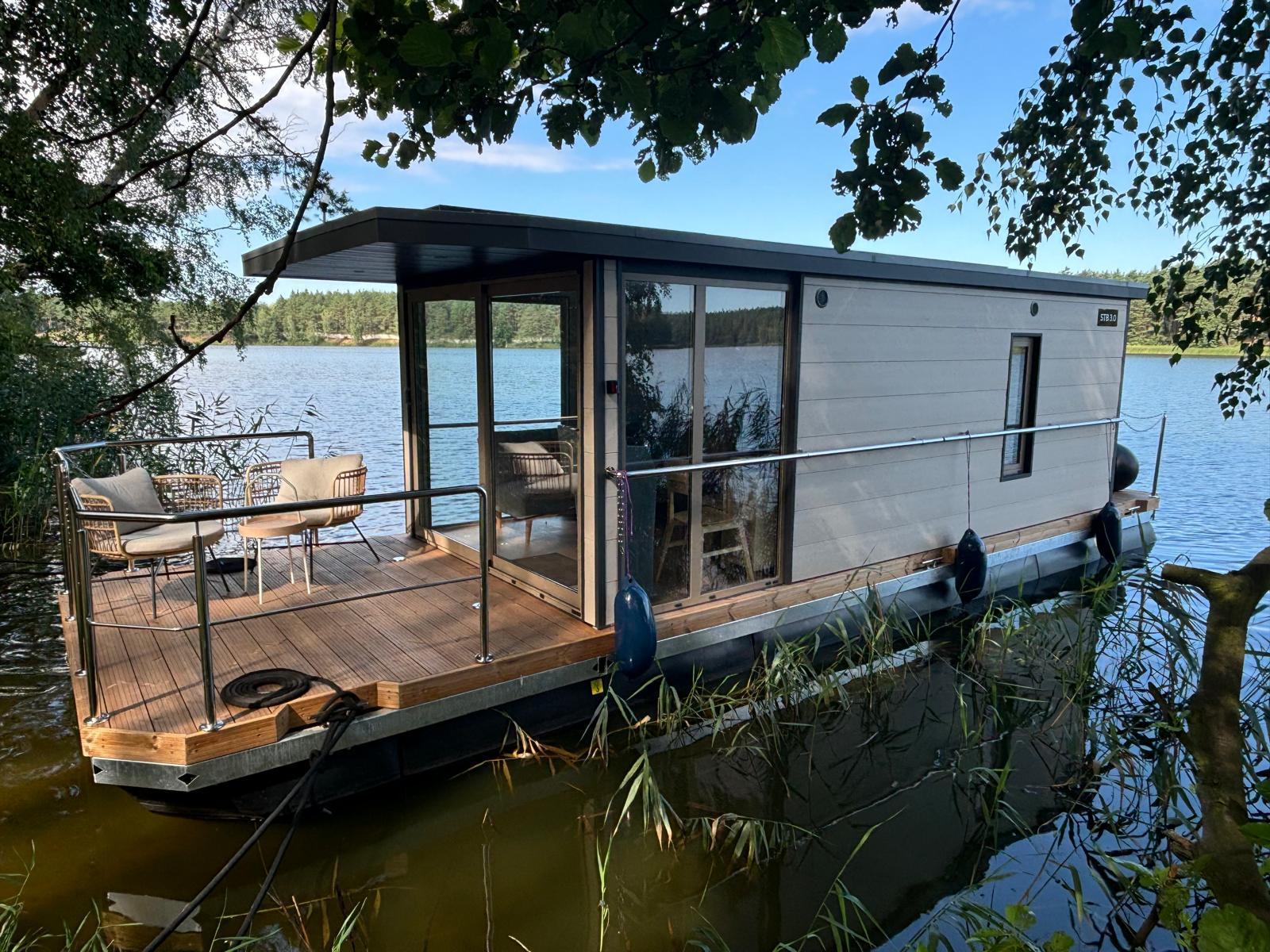 2025 La Mare Houseboat STB 3.0