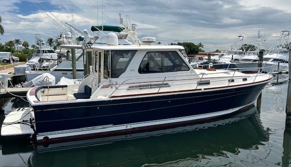 2004 Sabre 42 Express Hardback