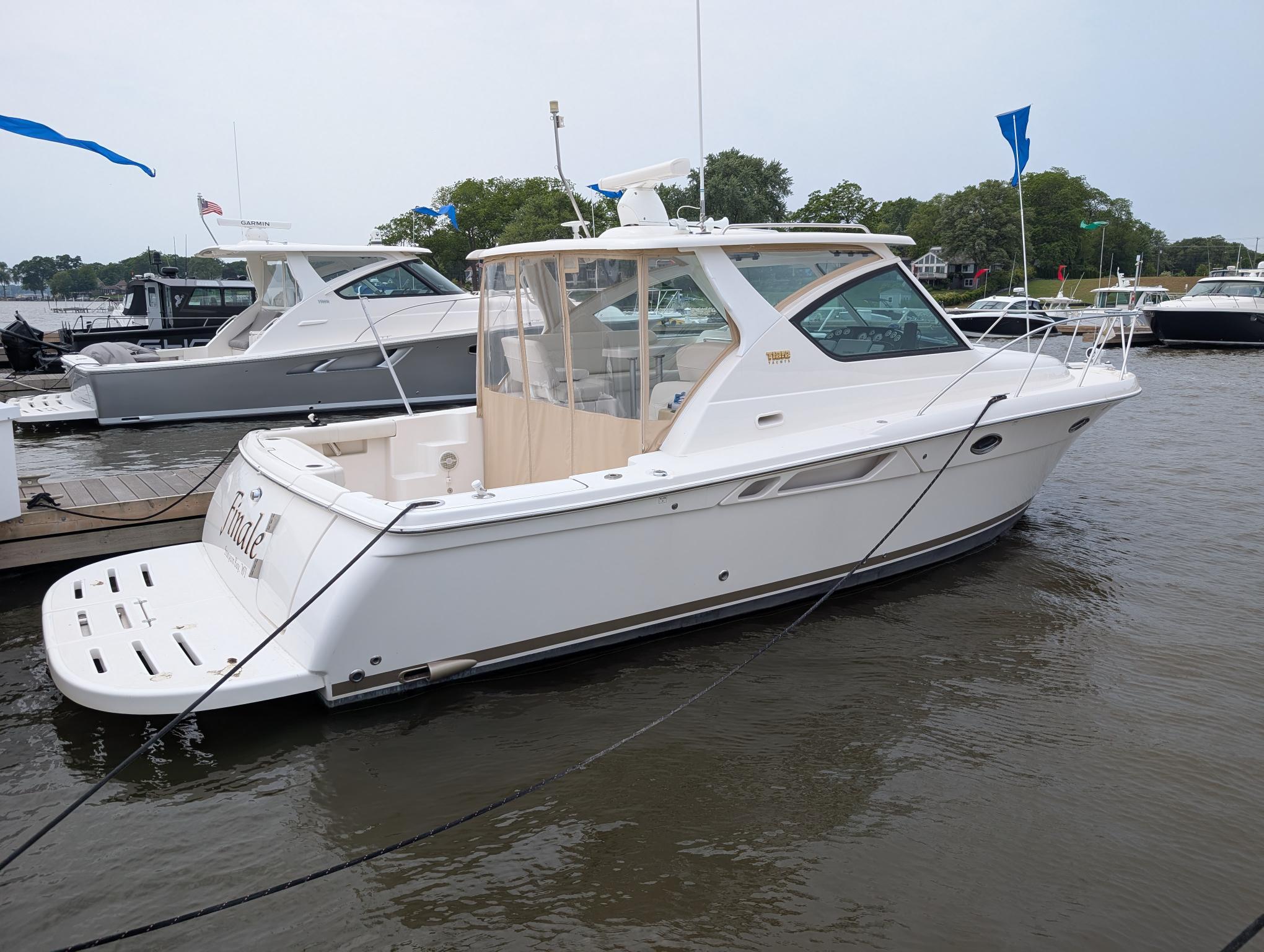 2015 Tiara Yachts 3100 Open