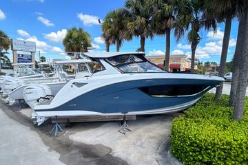 2025 Hurricane SunDeck 3200 OB