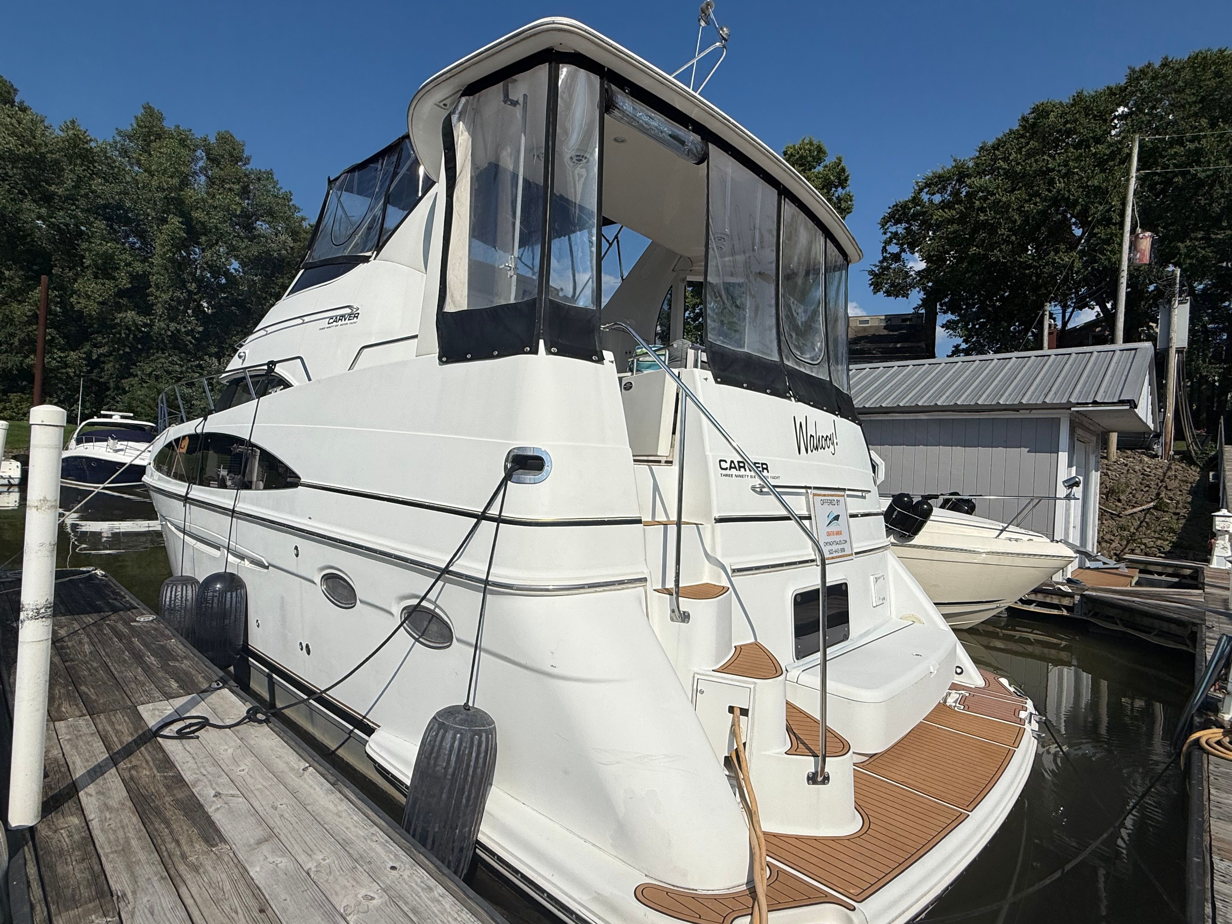 2001 Carver 396 Motor Yacht