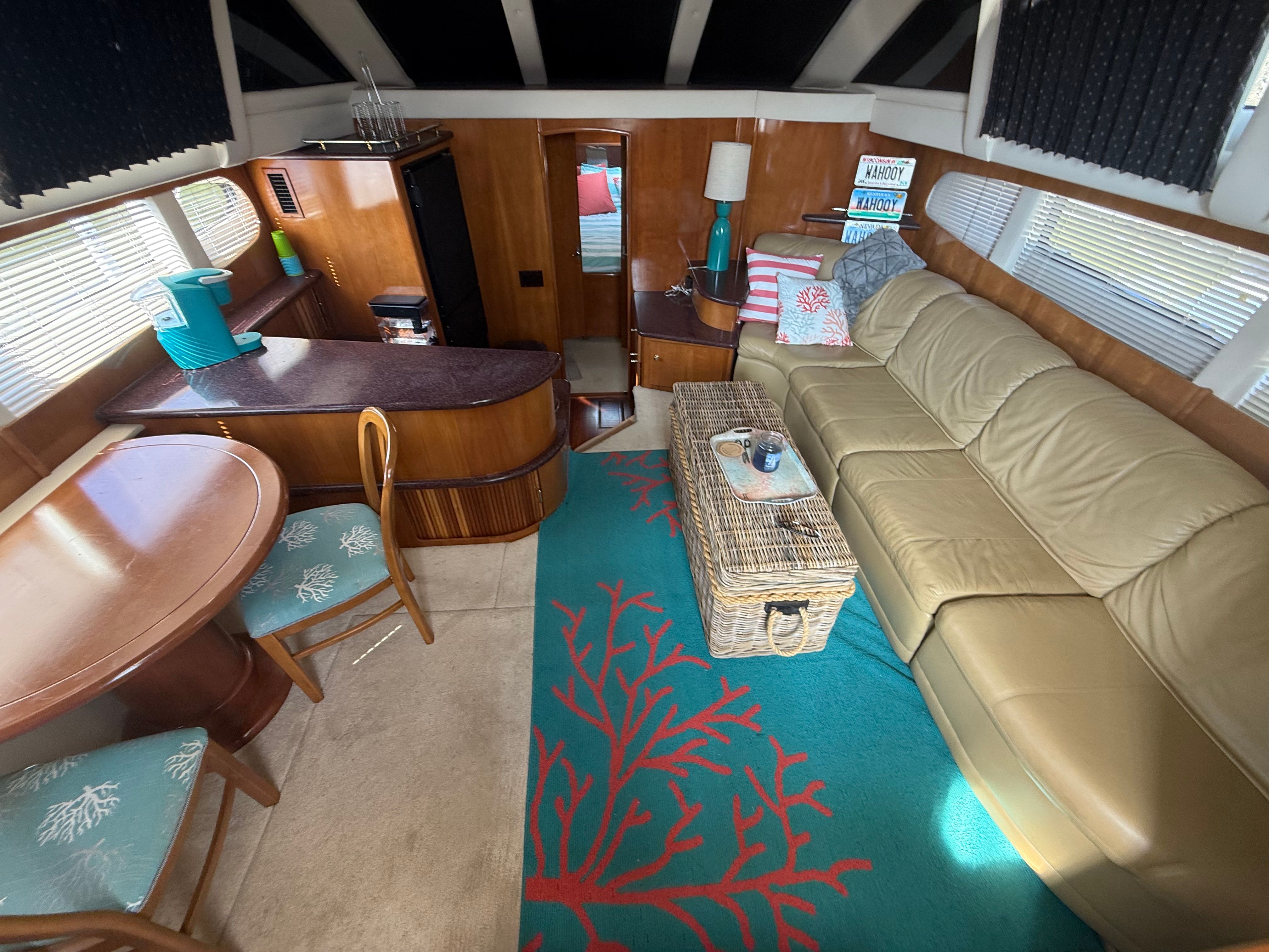 2001 Carver 396 Motor Yacht