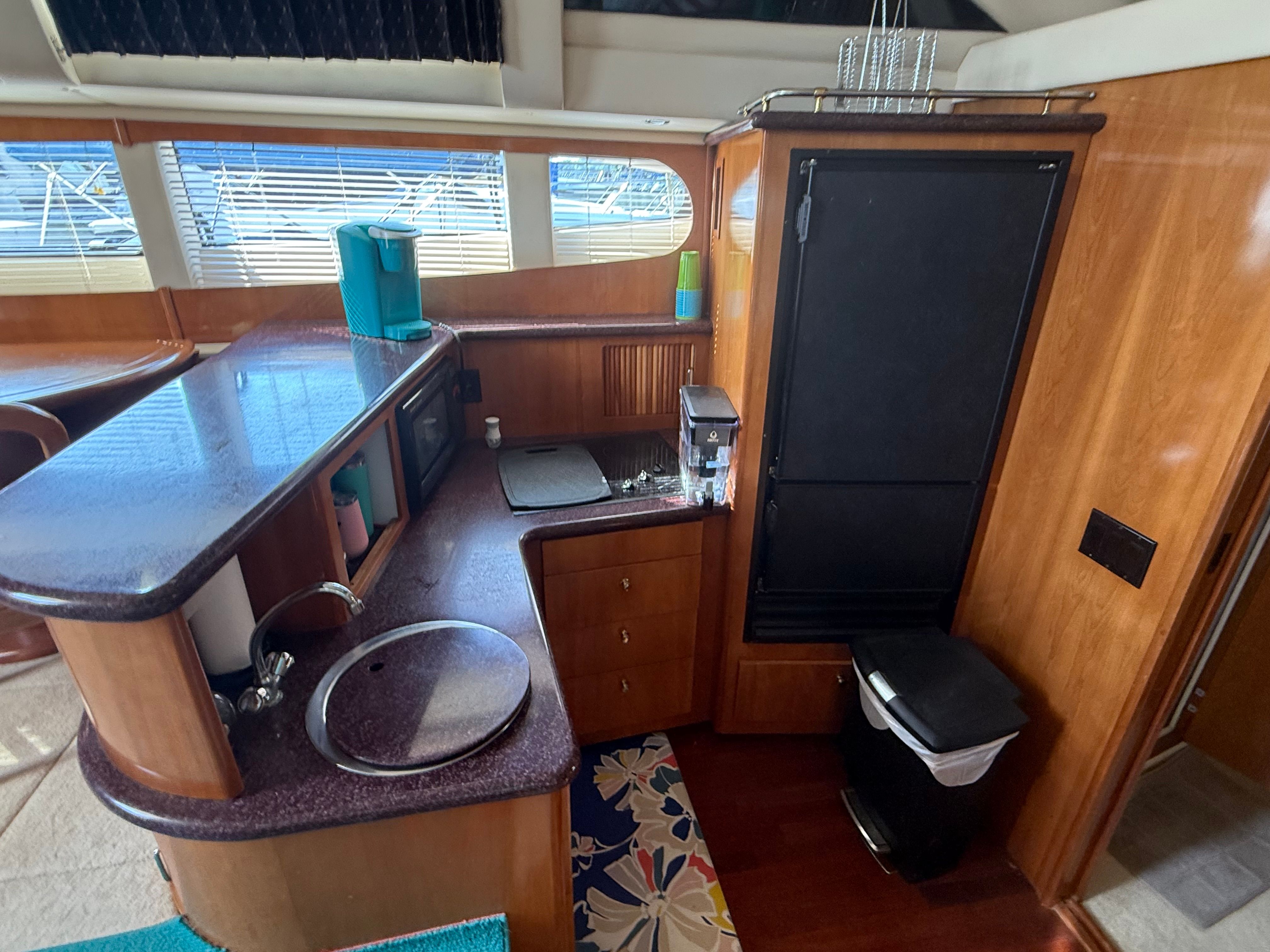 2001 Carver 396 Motor Yacht