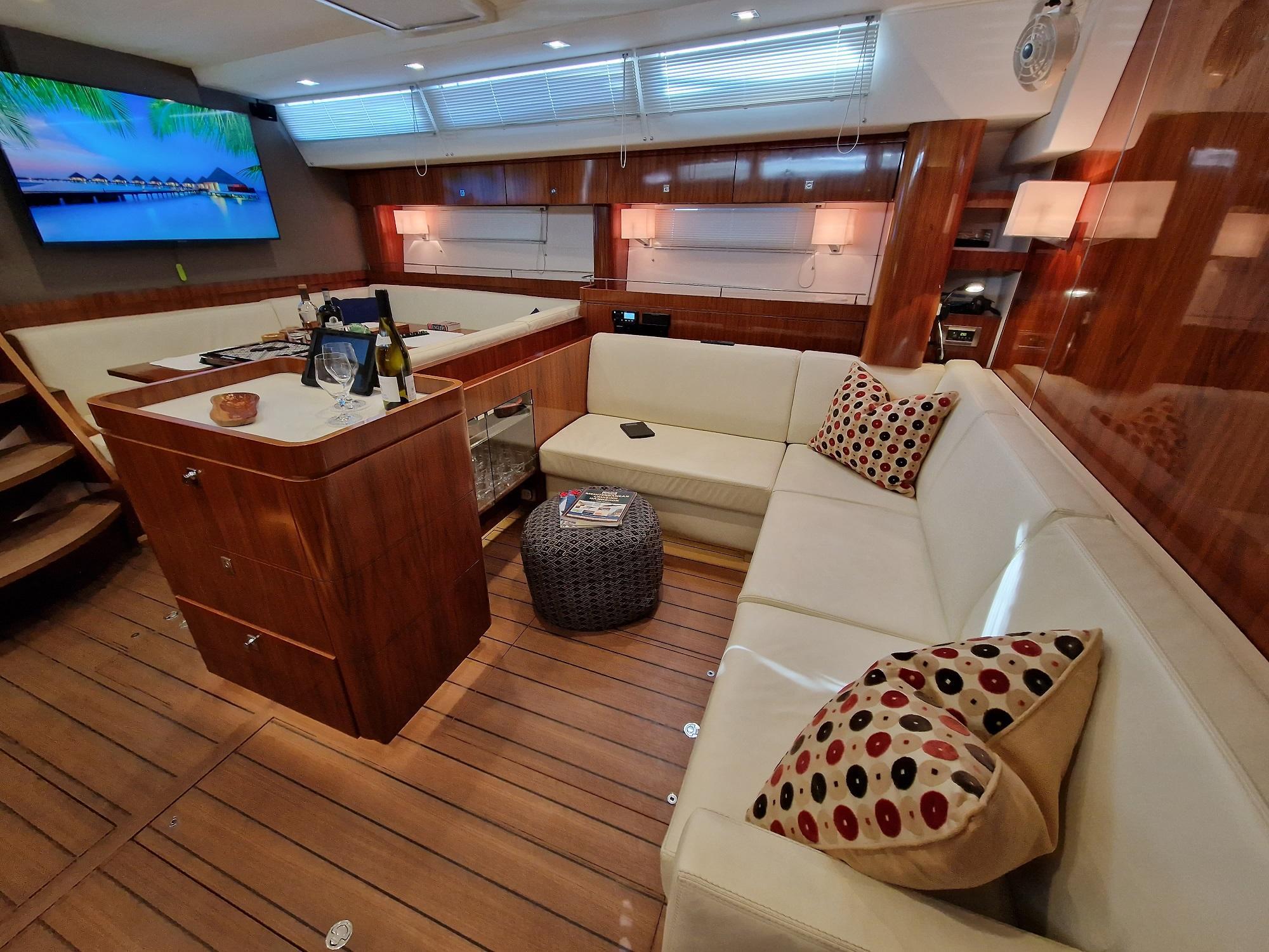 2014 Amel 64