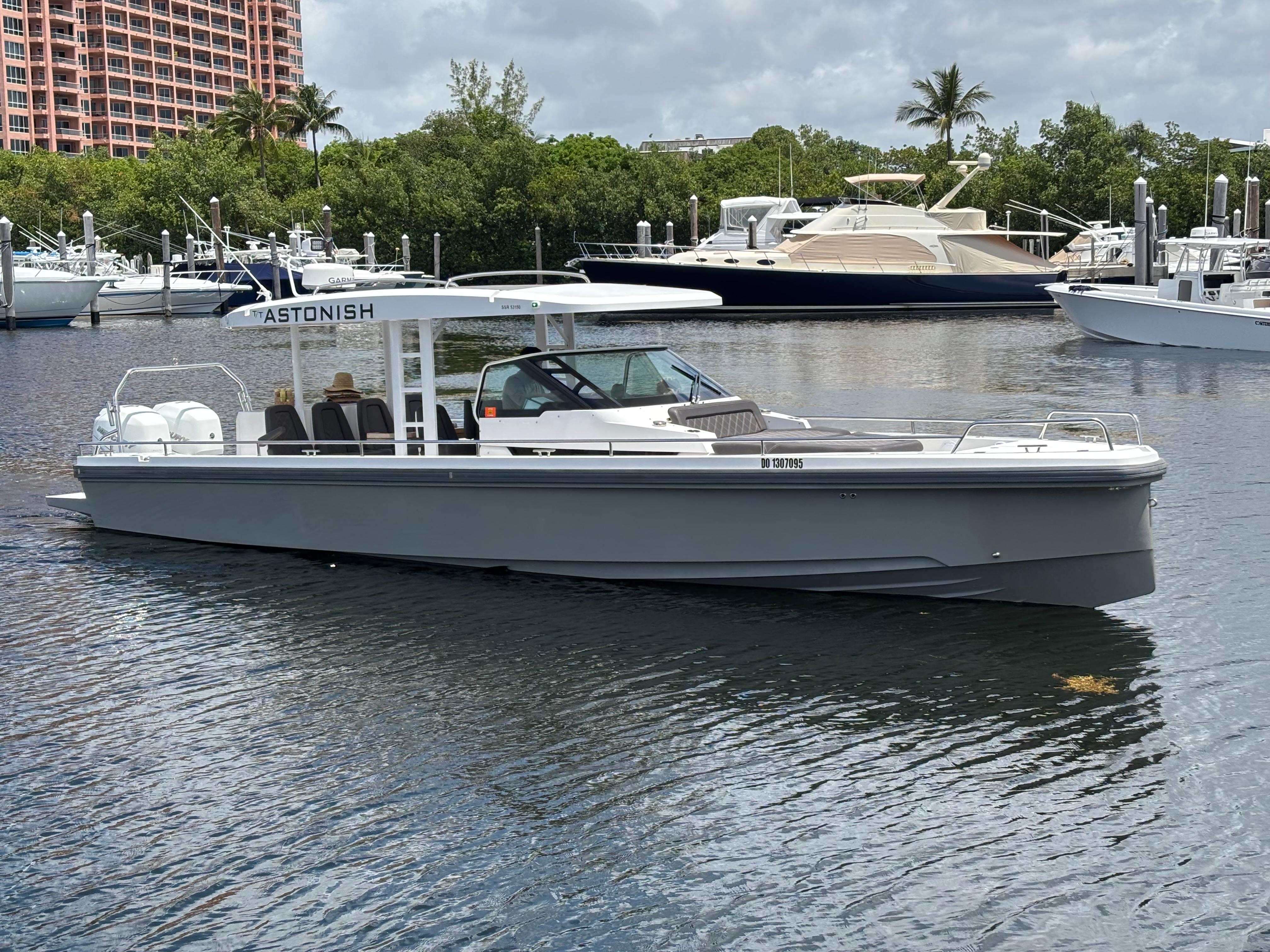 2017 Axopar 37 Sun Top