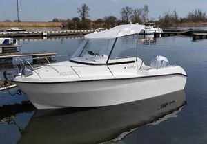 Smartliner Weekender 540 Smartliner 540 Cabin alongside