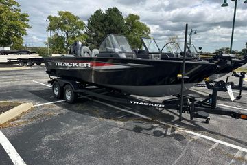 2026 Tracker Targa V-19 Combo