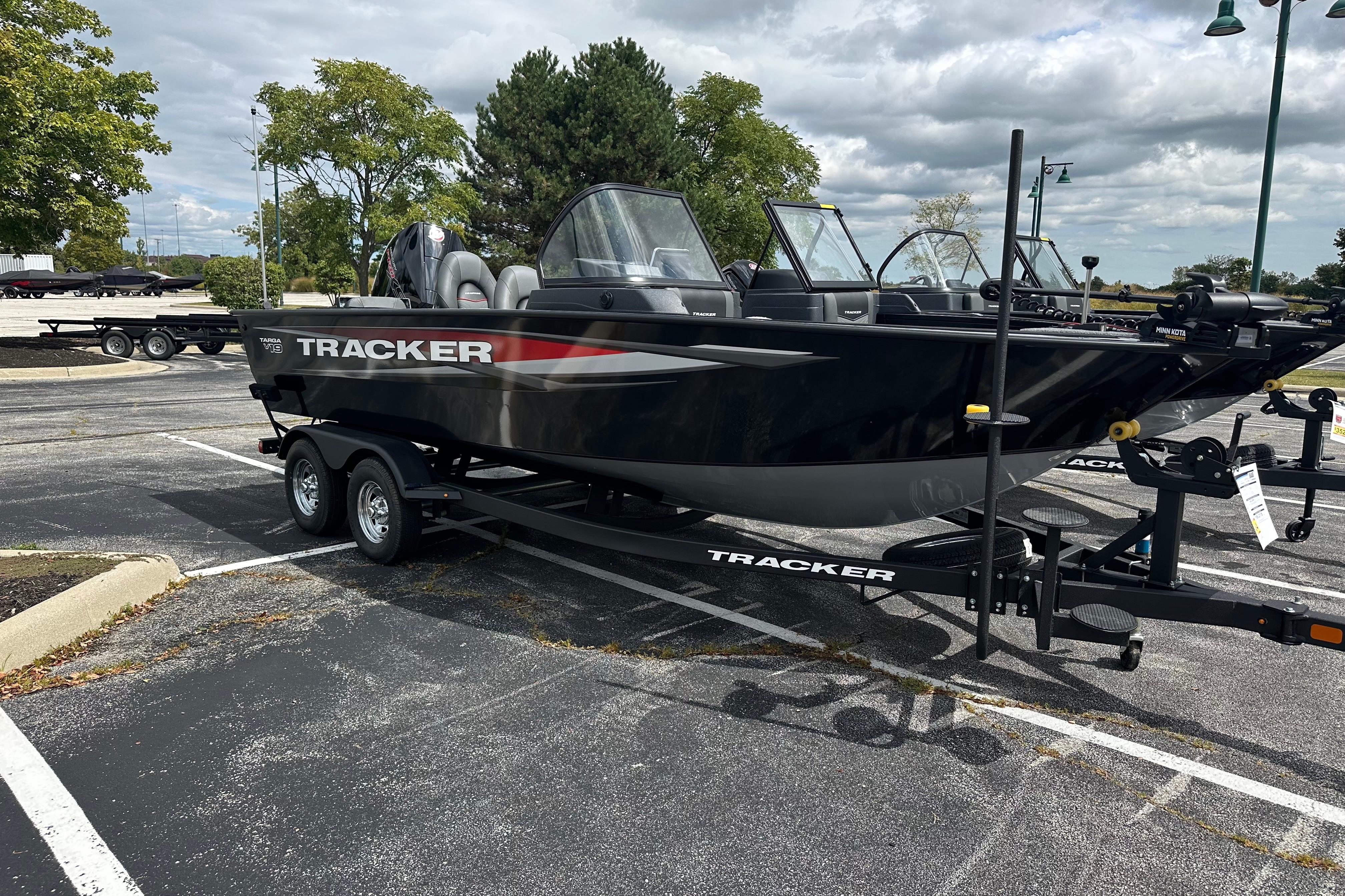 2026 Tracker Targa V-19 Combo