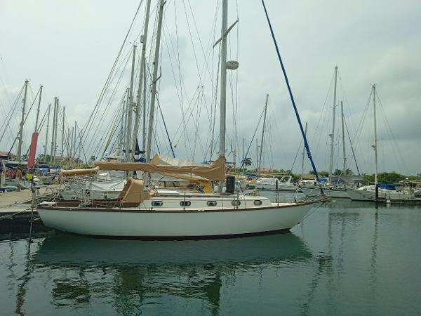 1983 Cape Dory 36