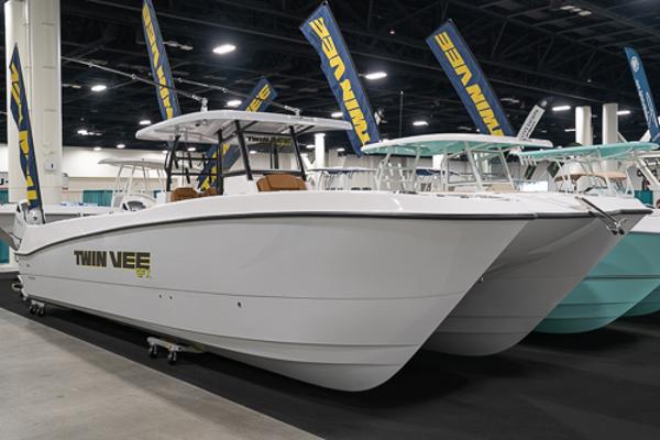 Twin Vee 340 GFX CC Manufacturer Provided Image