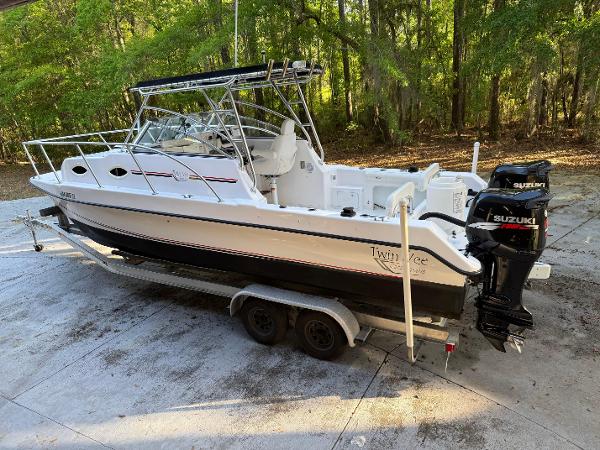 2007 Twin Vee 26 Express