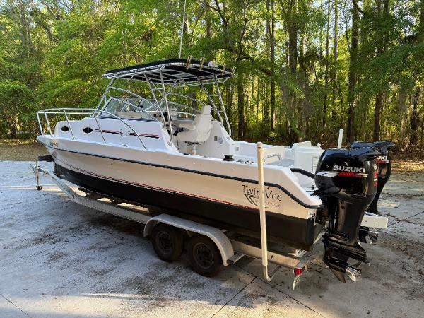 2007 Twin Vee 26 Express