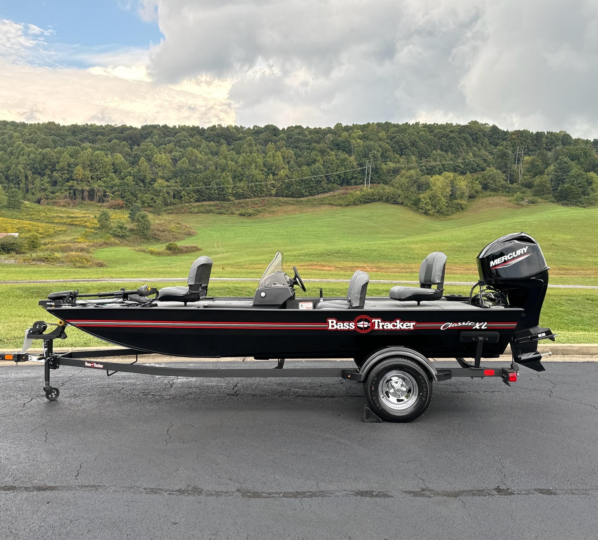 2025 Tracker Bass Tracker Classic XL