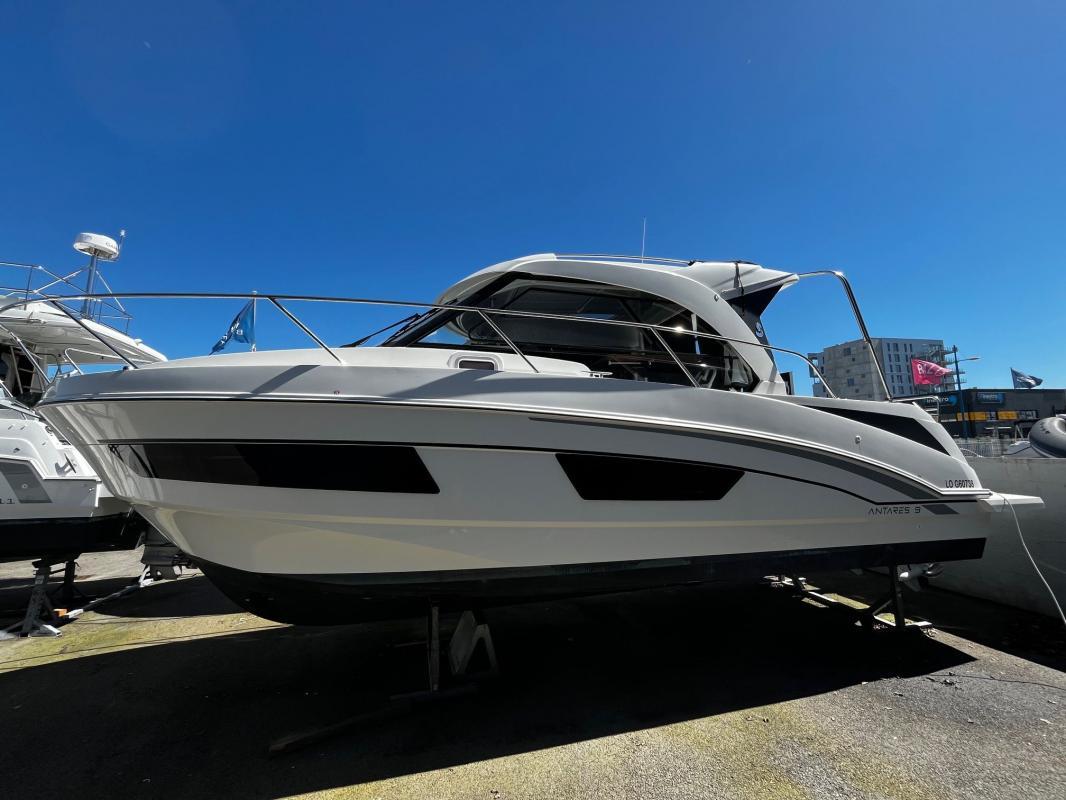 Beneteau Antares 9 OB