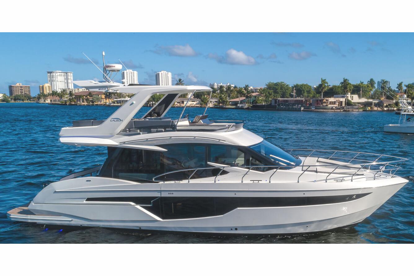 Galeon Boat image