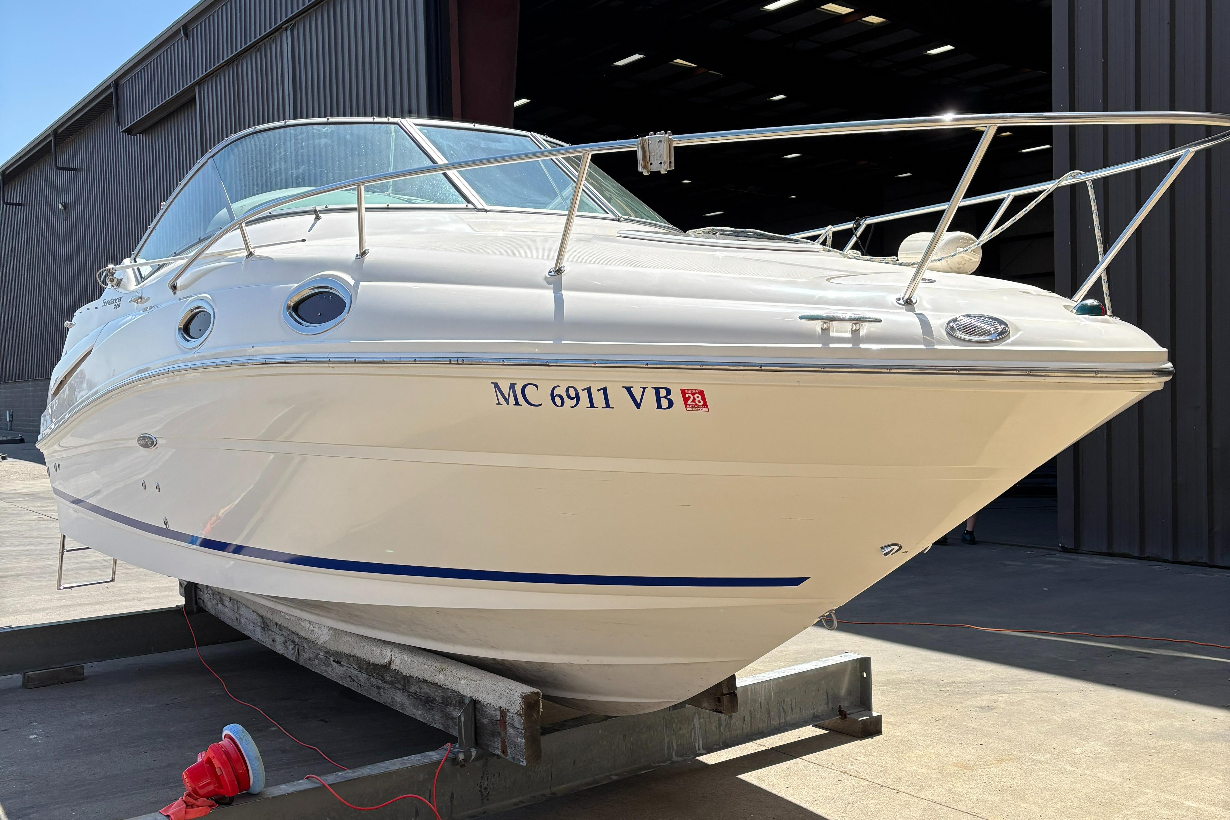 2010 Sea Ray 240 Sundancer