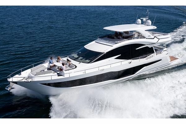 Galeon 800 Fly