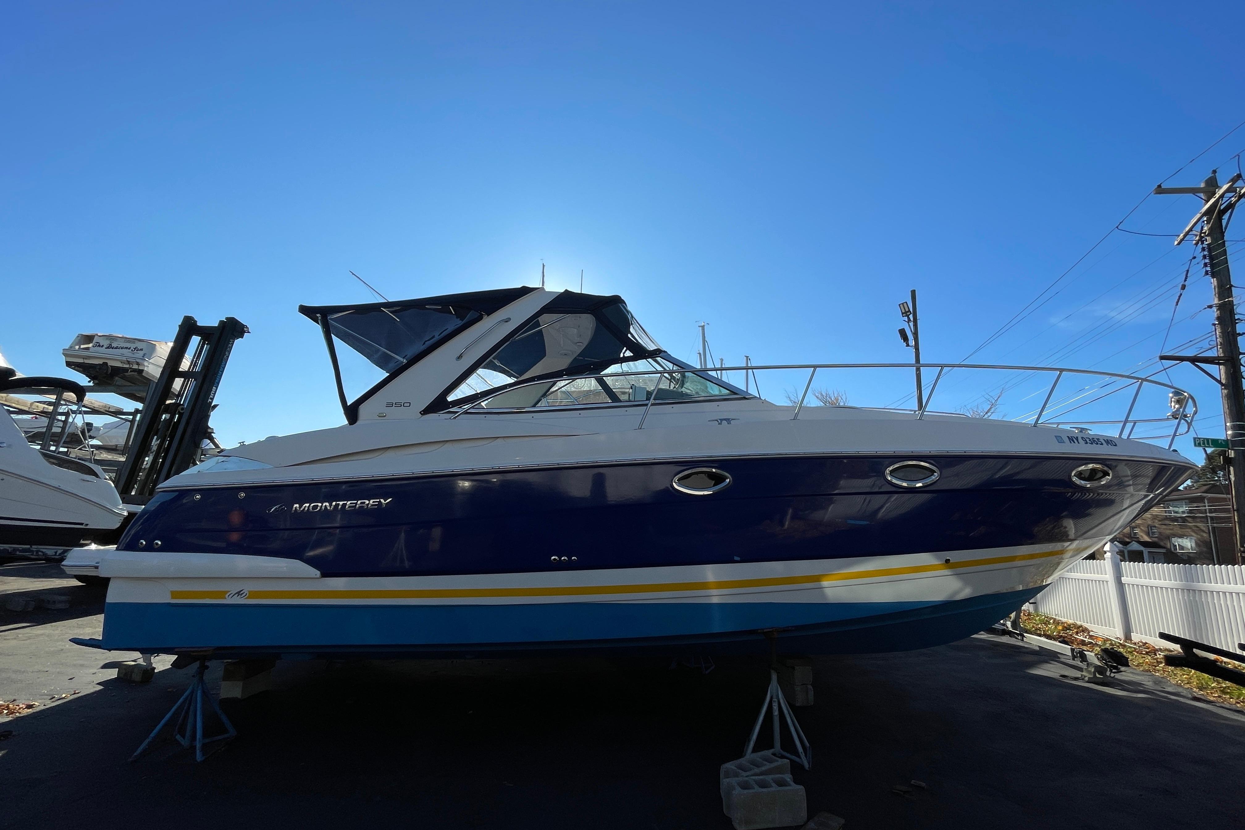 2006 Monterey 350 Sport Yacht