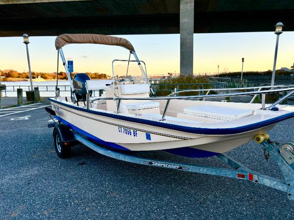 2001 McKee Craft Waypoint 16