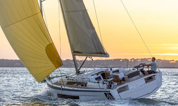 2025 Dufour 37
