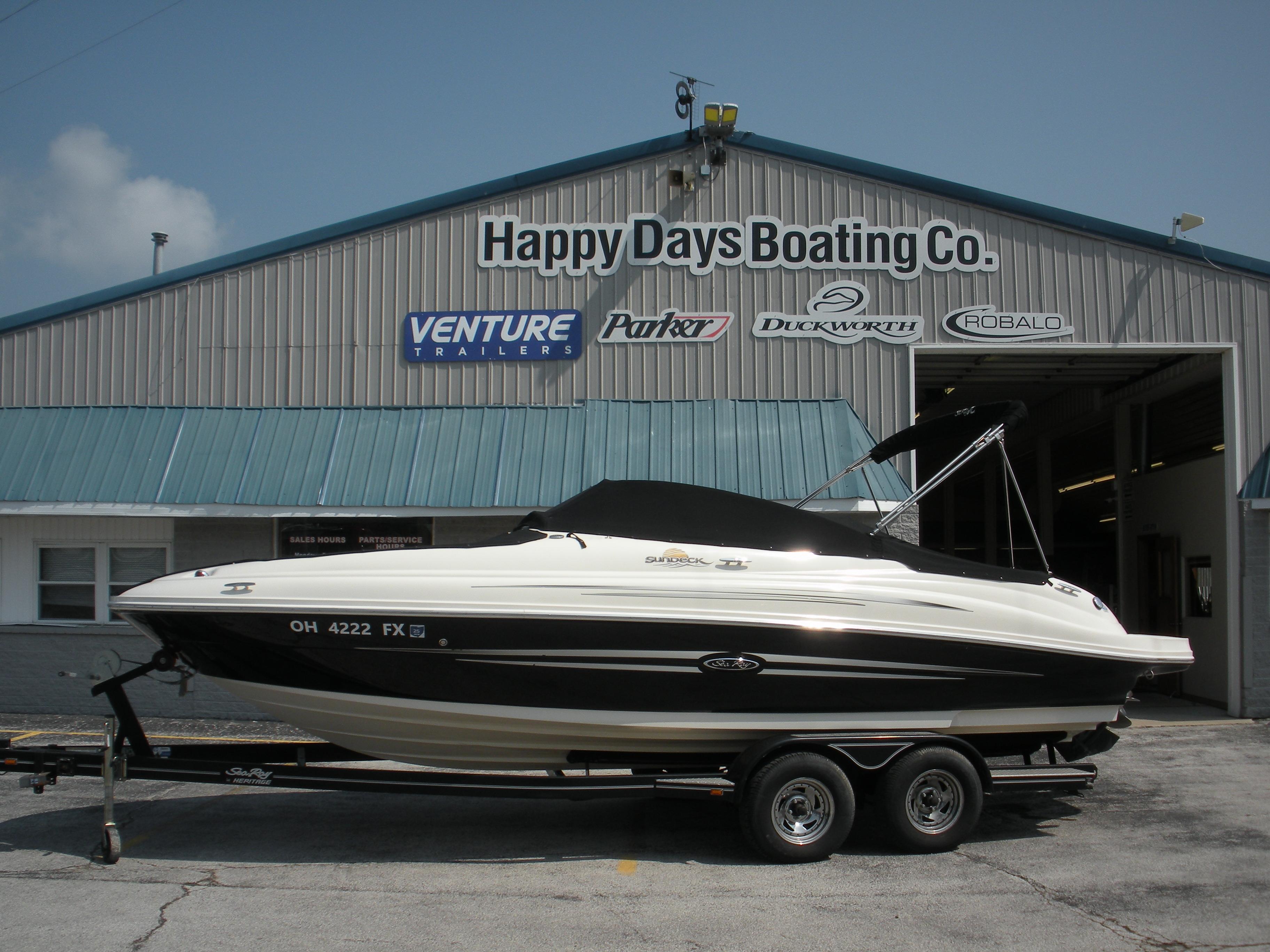 Sea Ray 220 Sundeck 2007 Sea Ray 220 Sundeck boat on trailer at Happy Days Boating Co.
