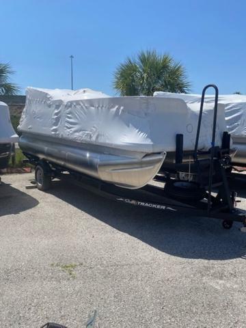 Sun Tracker Bass Buggy 18 DLX