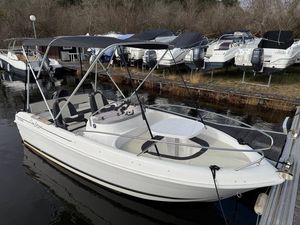 B2 Marine CAP FERRET 522 OPEN