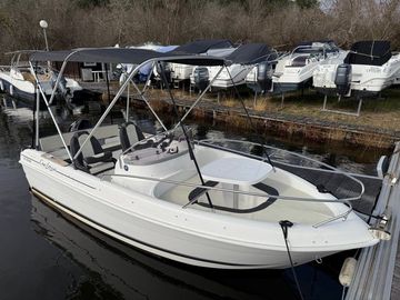 2022 B2 Marine CAP FERRET 522 OPEN