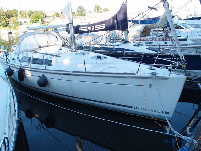 Oceanis37-2-1.jpg