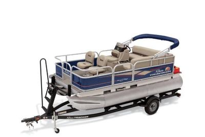 Sun Tracker Bass Buggy 16 DLX Boat