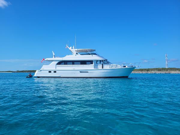 2001 Hatteras 75 Cockpit Motor Yacht