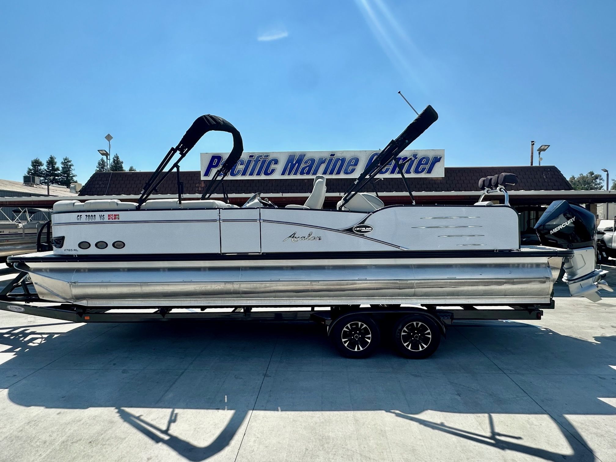Avalon Catalina Platinum Rear Lounge 27' w/ 300HP Mercury Verado!