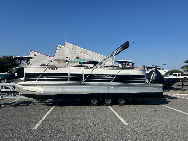 2024 Berkshire 24RFX LE 2.75