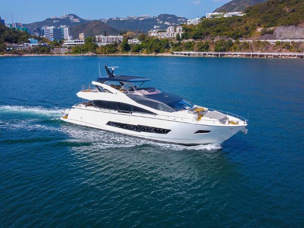 2016 Sunseeker 86 Yacht
