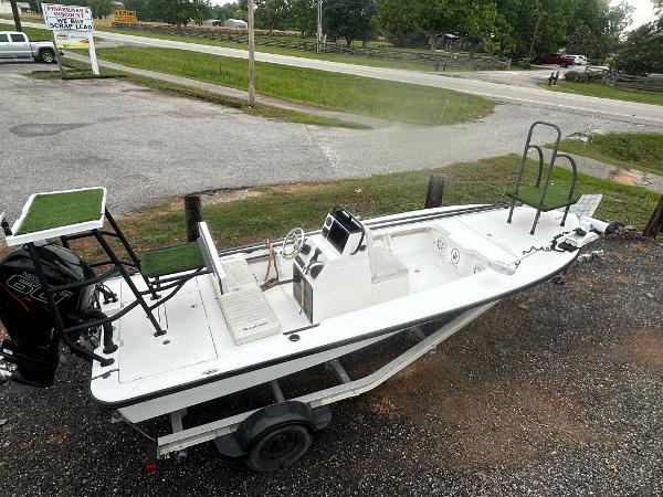 Hayaari Marine H Skiff 18 2022 Hayaari Marine H Skiff 18 boat on trailer, parked outdoors.