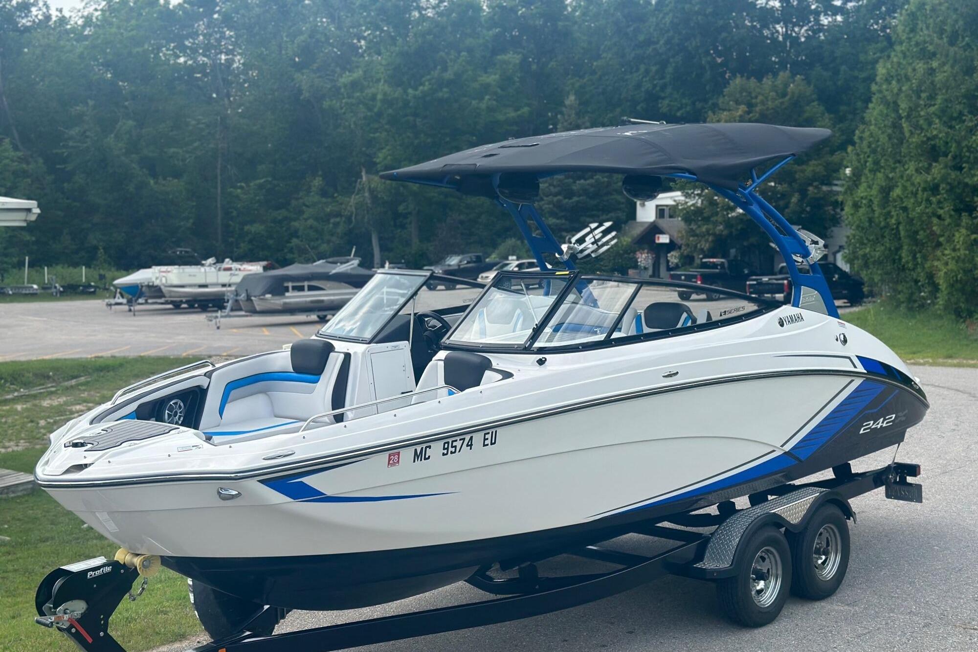 2018 Yamaha Boats 242X