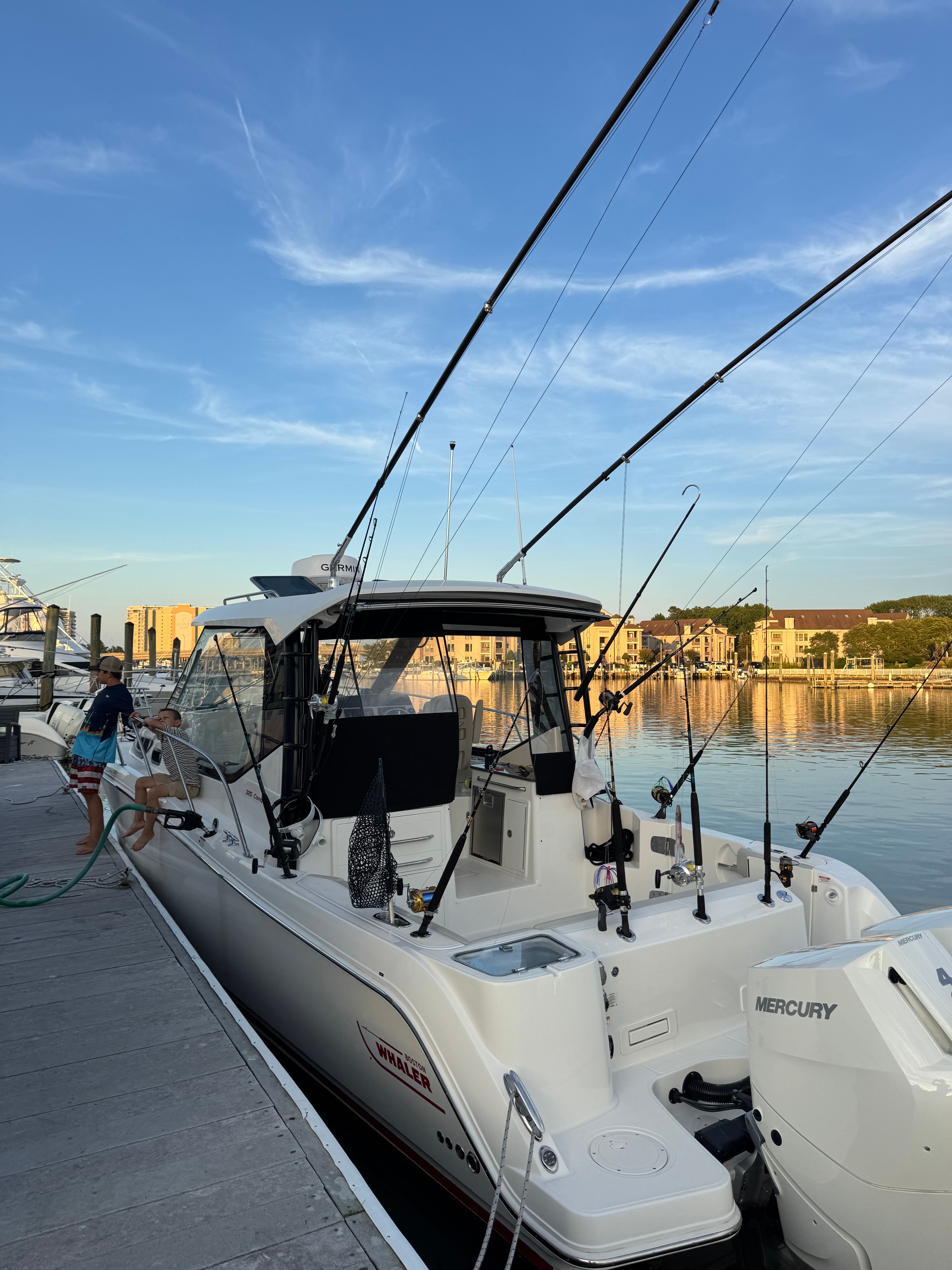 2023 Boston Whaler 325 Conquest