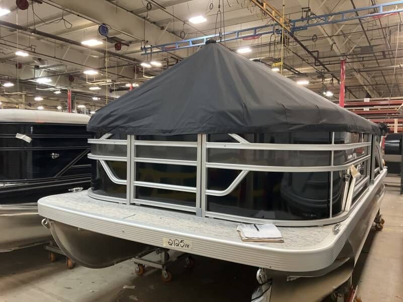 2025 Bennington 18 SL