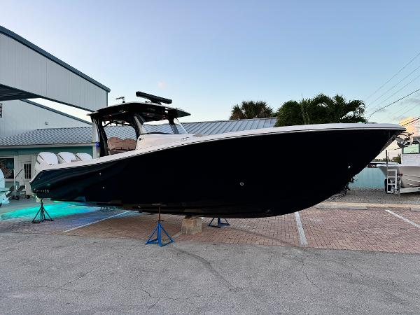2025 Edgewater 370 CC