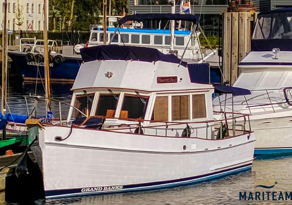 1973 Grand Banks 32